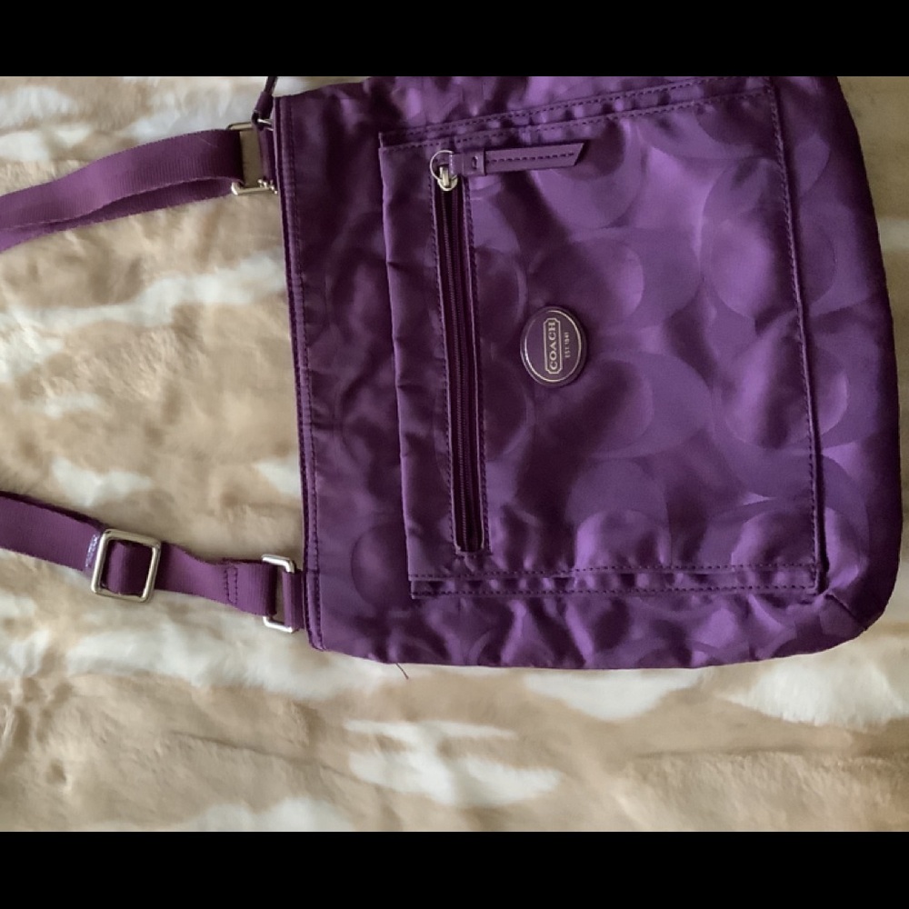 Coach Getaway Signature Nylon Crossbody File Bag Purse